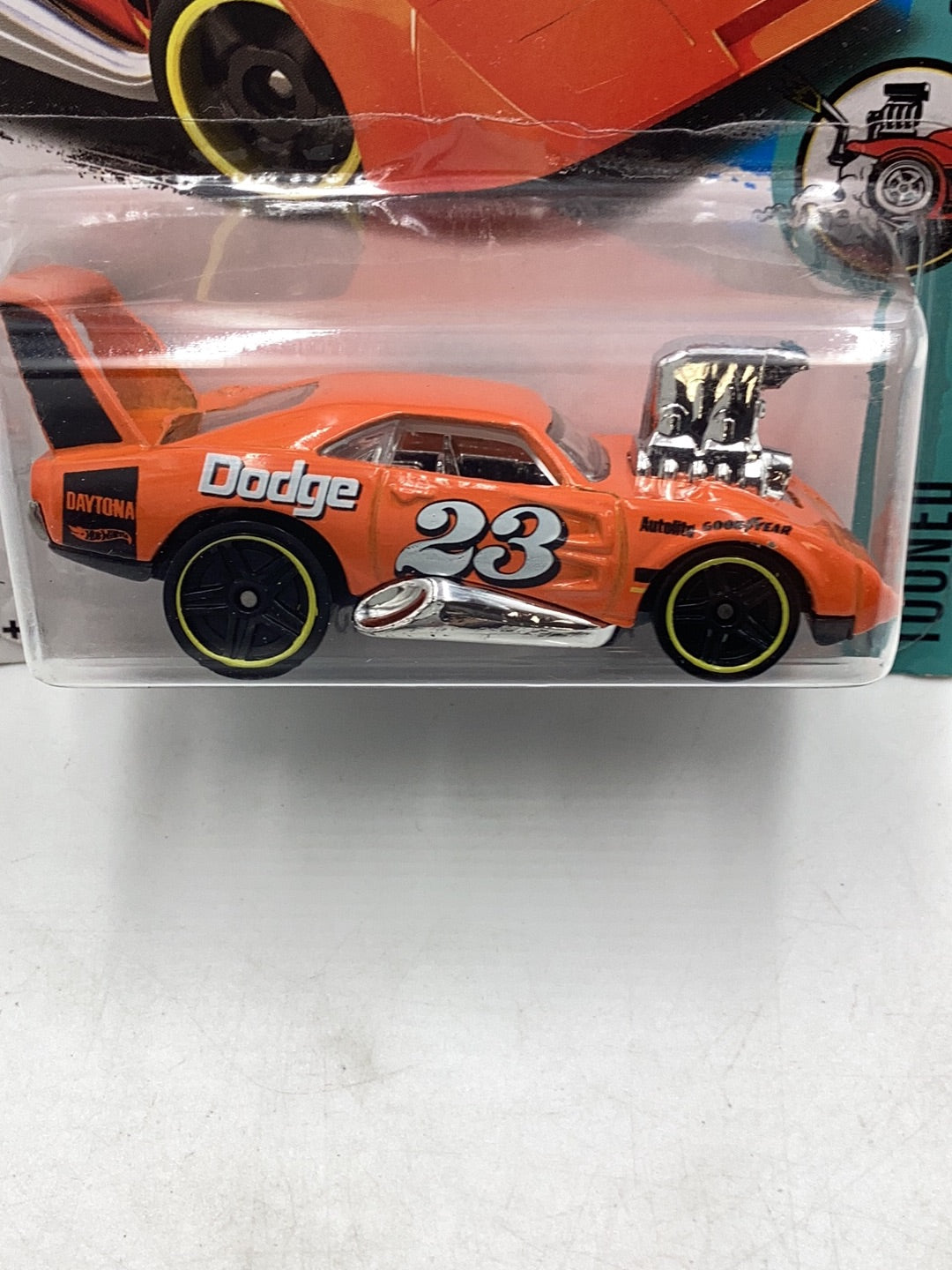 2017 Hot Wheels #6 Dodge Charger Daytona 42D