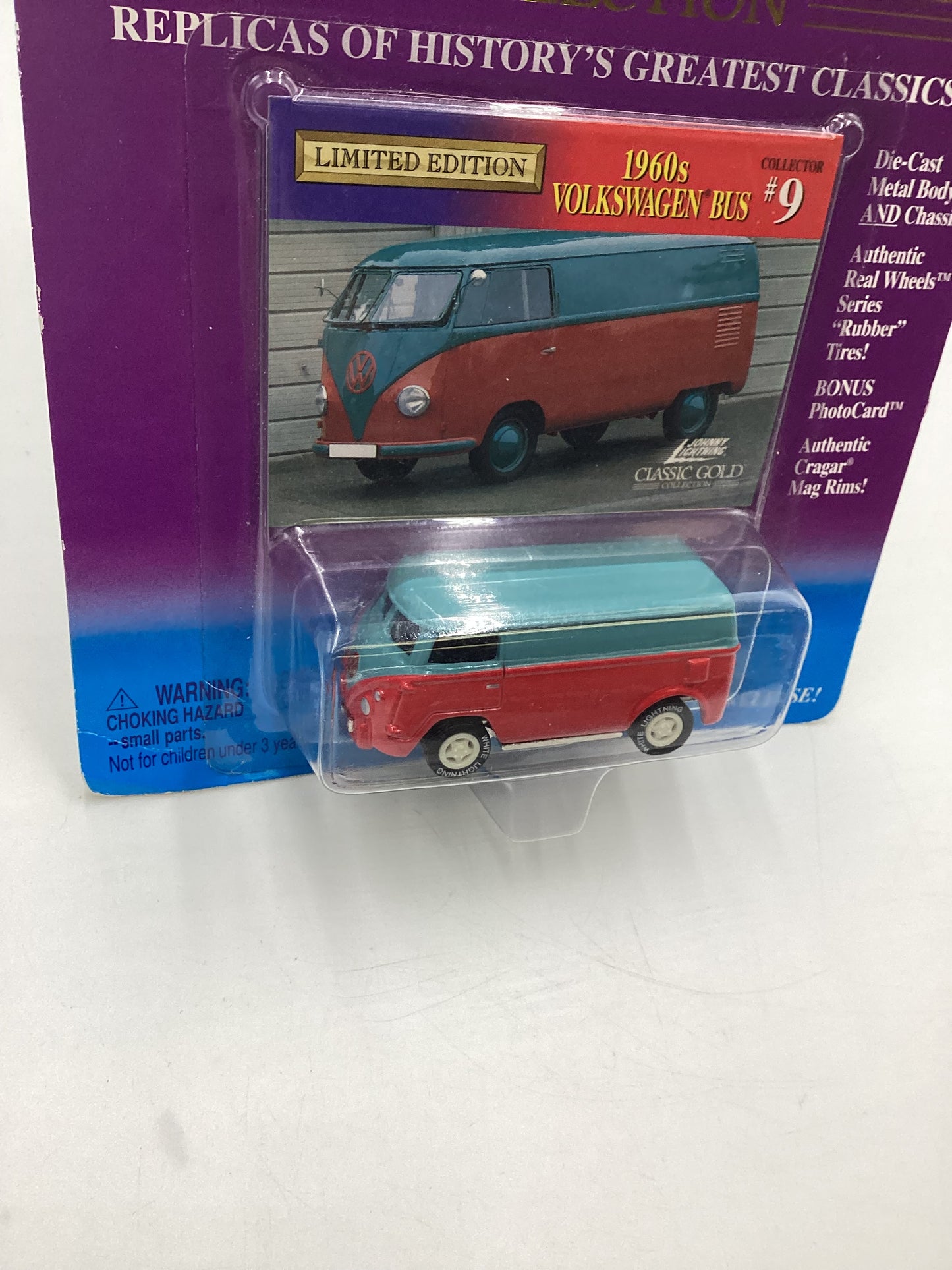 Johnny Lightning Classic Gold Collection Collector #9 1960’s Volkswagen Bus Red/Blue White Lightning Chase