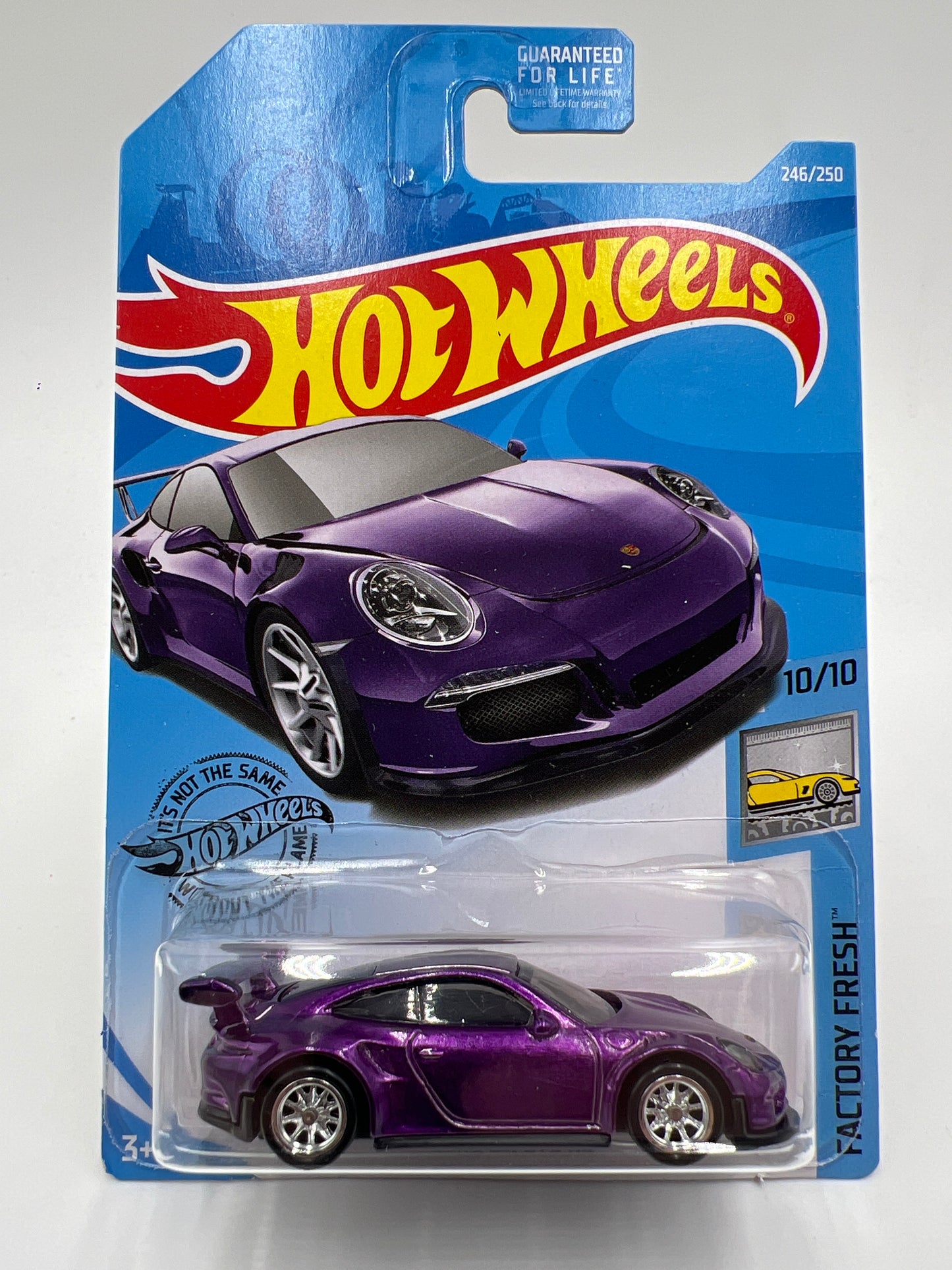 2019 Hot Wheels Super Treasure Hunt #246 Porsche 911 GT3 RS Purple W/Protector