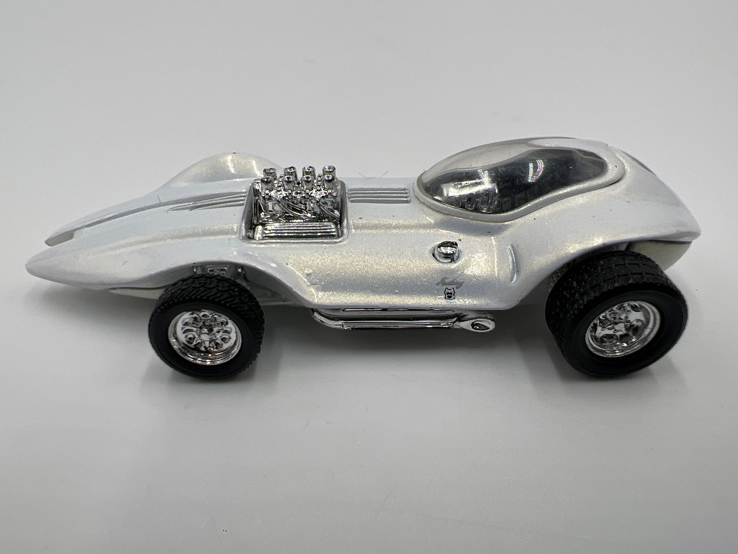Hot Wheels Collectibles 1/64 Rod & Custom Mantaray White Loose