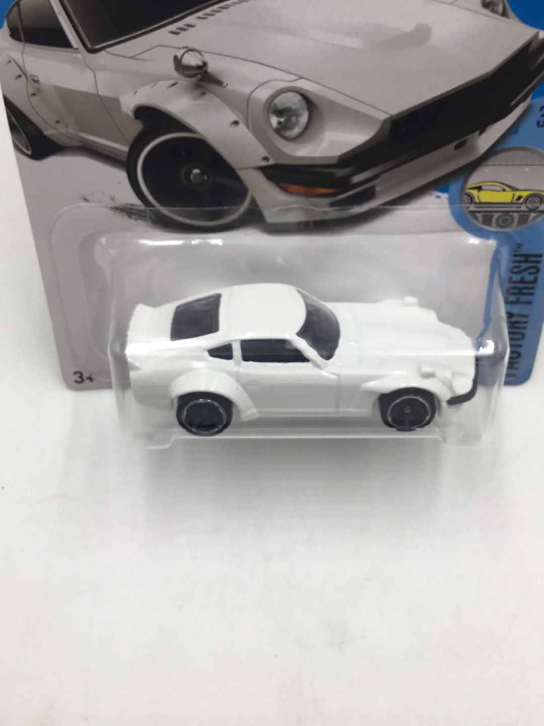 2017 hot wheels #76 Custom Datsun 240Z (White) SS2