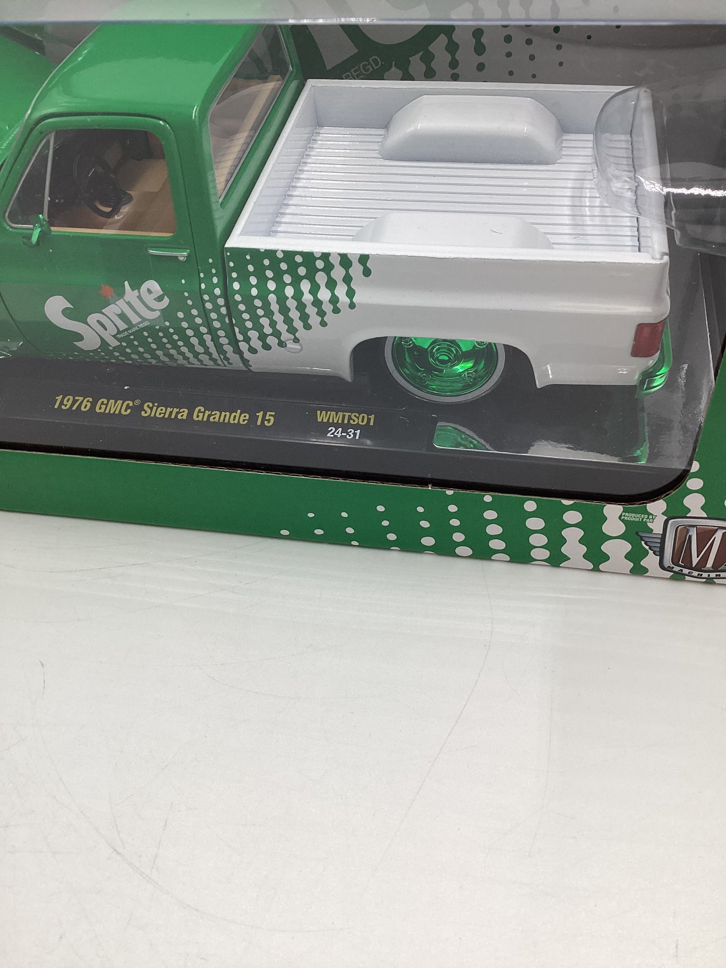 M2 Machines 1/24 Walmart Exclusive Sprite 1976 GMC Sierra Grand Green/White WMTS01 Chase