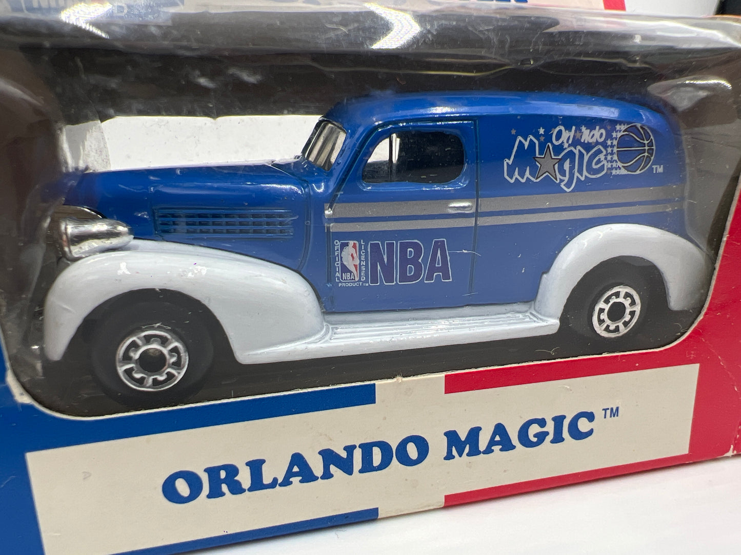 Matchbox 1995 NBA Club Car Collectible MB245 Model 39 Chevy Orlando Magic Blue