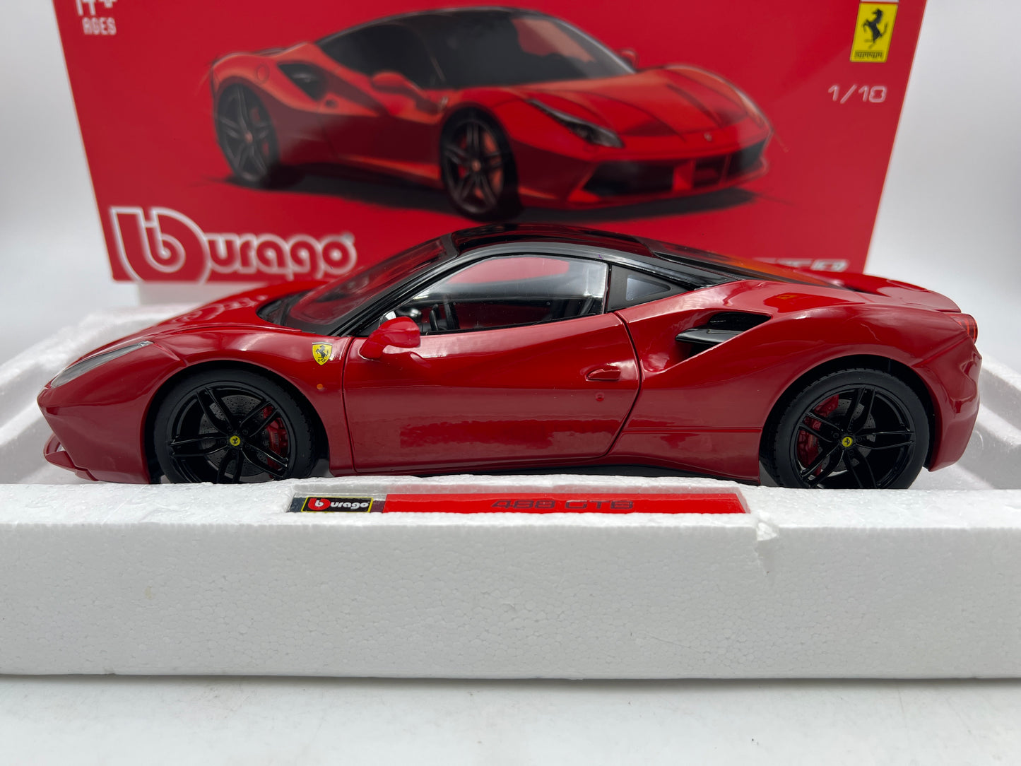 Bburago 1/18 Scale Signature Series Ferrari 488 GTB Red