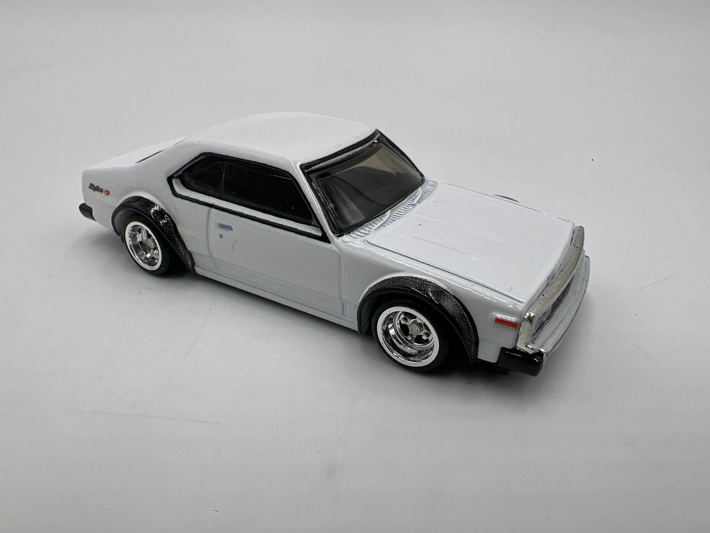 Hot Wheels Diorama Premium Nissan Skyline C210 White Loose