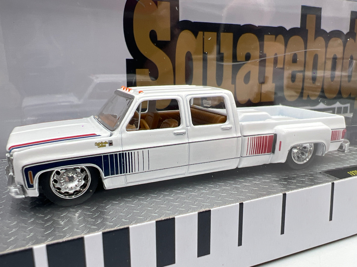 M2 Machines Auto Haulers Squarebody Syndicate 1976 GMC Sierra 3500 & 1975 GMC Jimmy Sierra S45