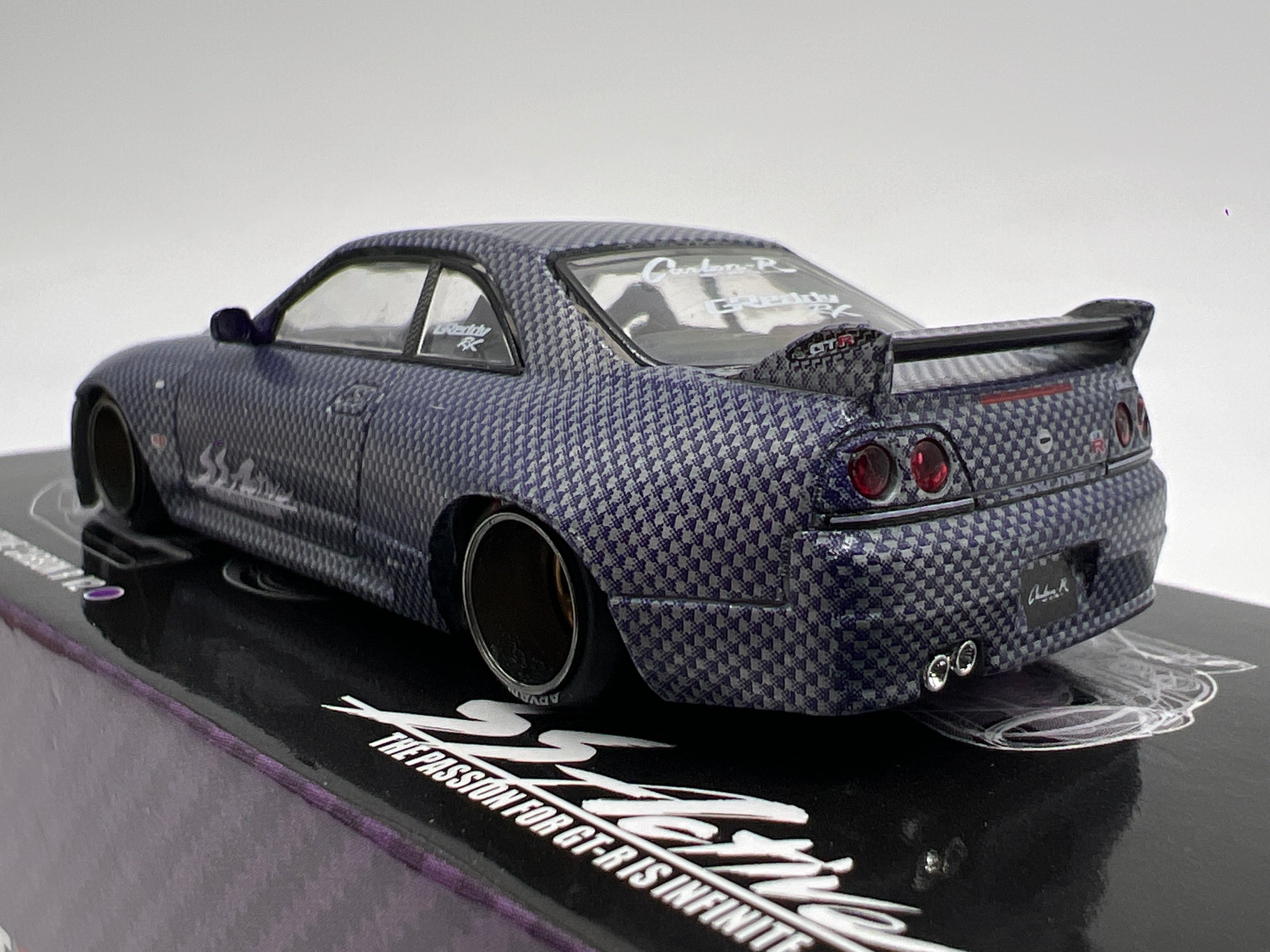Mini GT x Kaido House #163 CHASE Nissan Skyline GT-R R33 Active