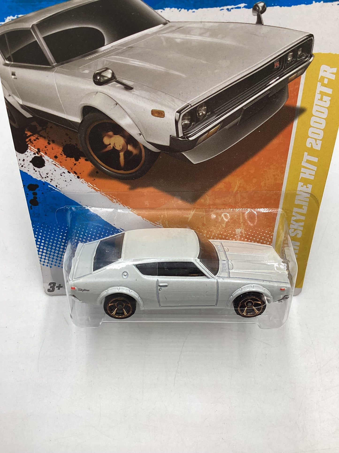 2014 Hot Wheels #022 White Nissan Skyline H/T 2000GT-R 80A