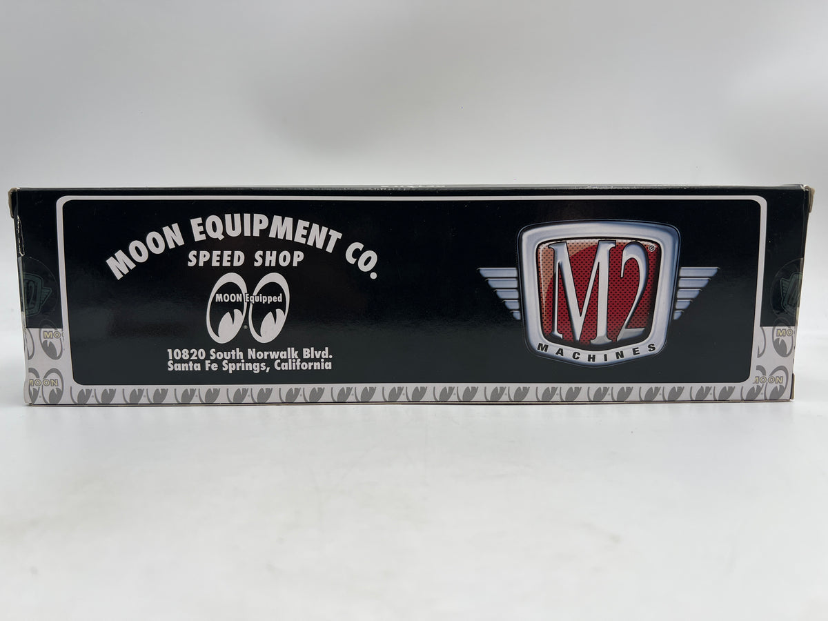 M2 Machines MOON01 CHASE Mooneyes 1964 Ford C-950 Truck & 1966 Mustang Fastback 2+2