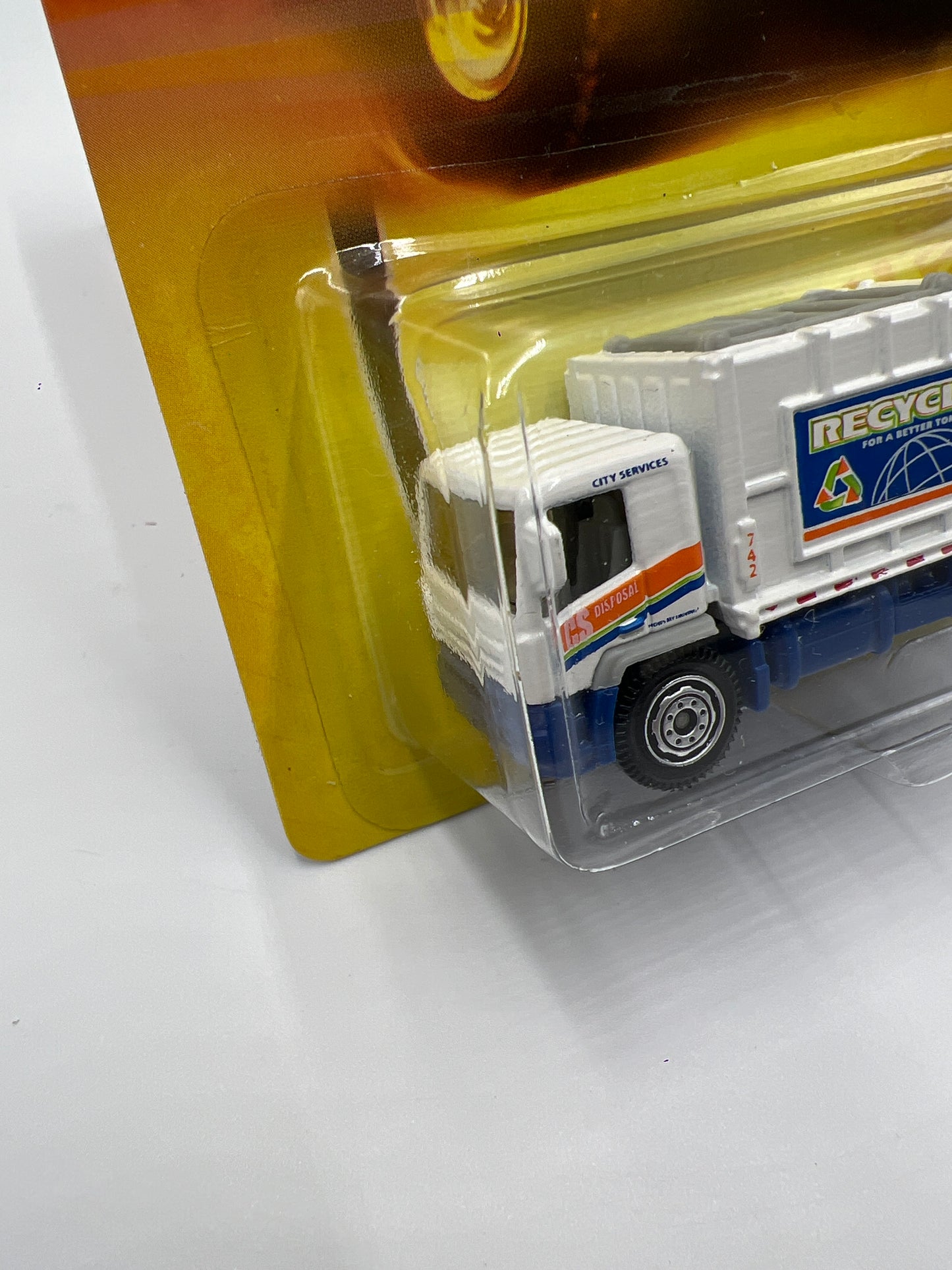 Matchbox #47 City Action Garbage Truck White 209B