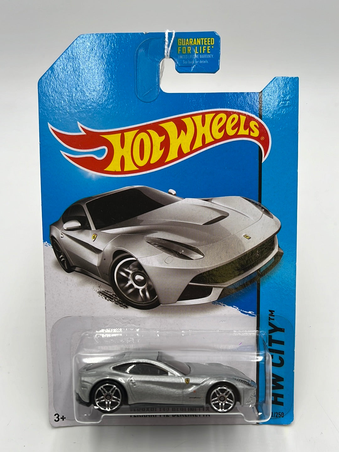 Hot Wheels 2014 HW City Ferrari F12 Berlinetta #31