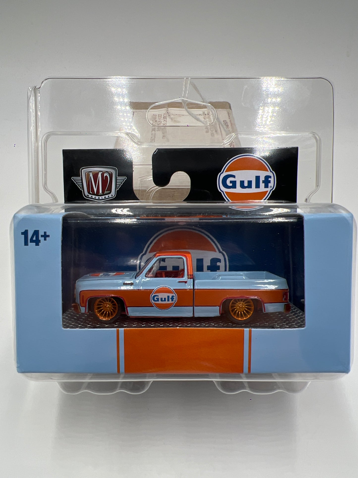M2 Machines Walmart Exclusive Gulf Set CHASE 1973 Chevrolet Cheyenne 10 Gulf Blue W/Protector WMTS19