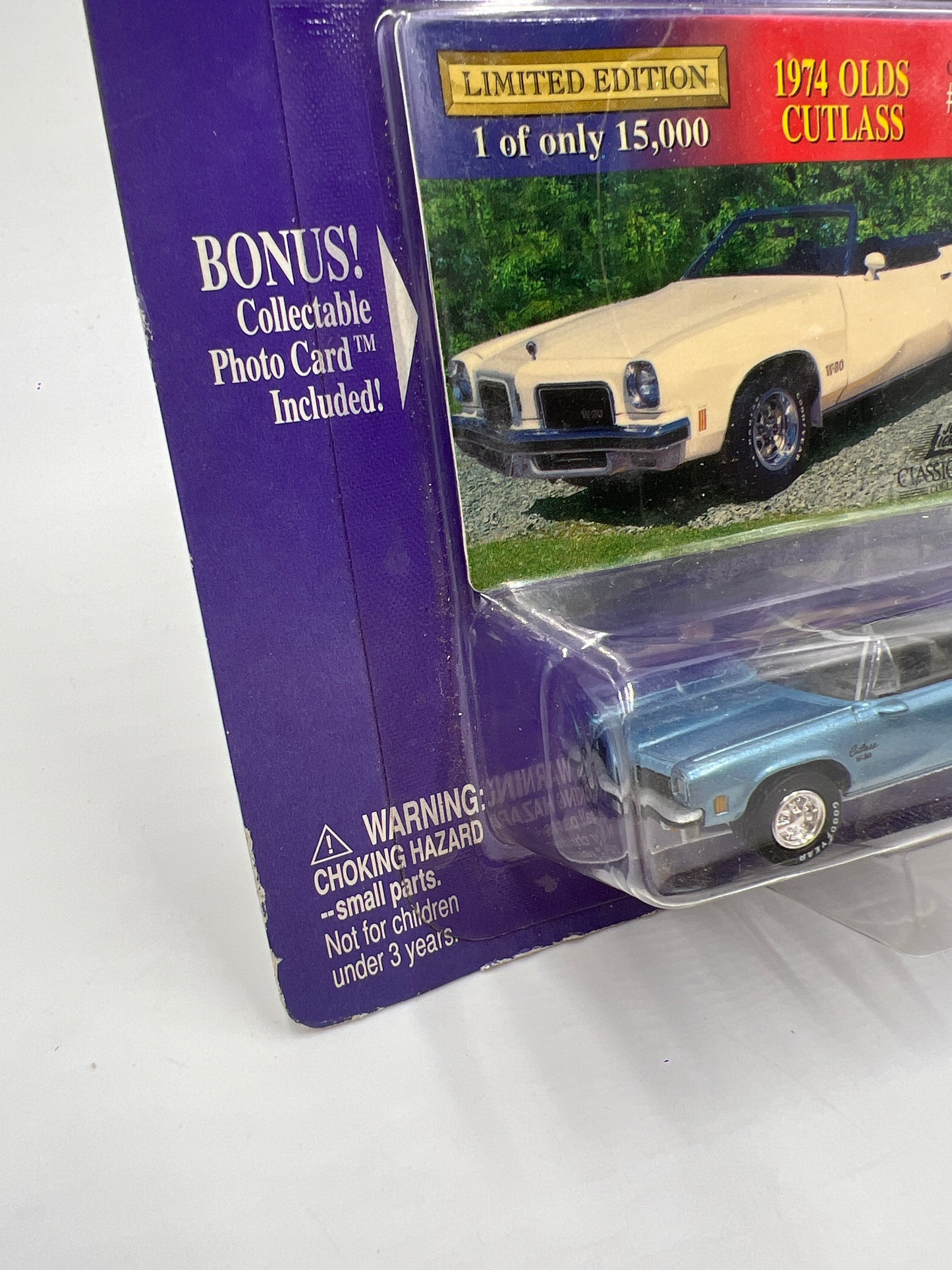 Johnny Lightning Classic Gold Collection #28 1974 Olds Cutlass Blue 219C