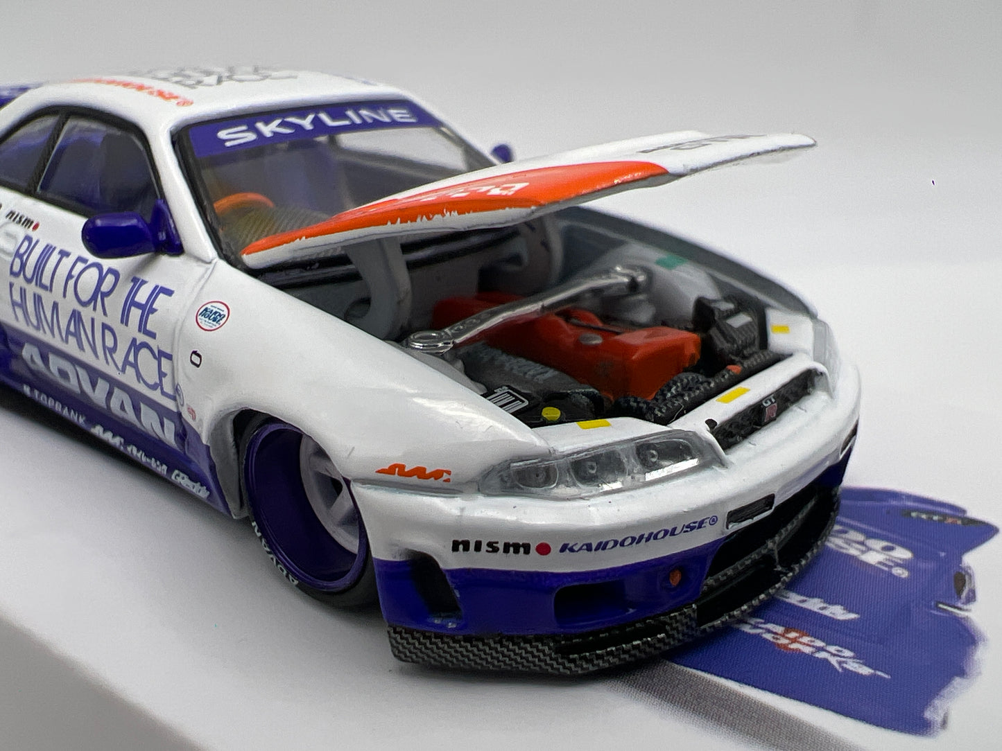 Mini GT Kaido House #213 Nissan Skyline GT-R R33 BFTHR V1