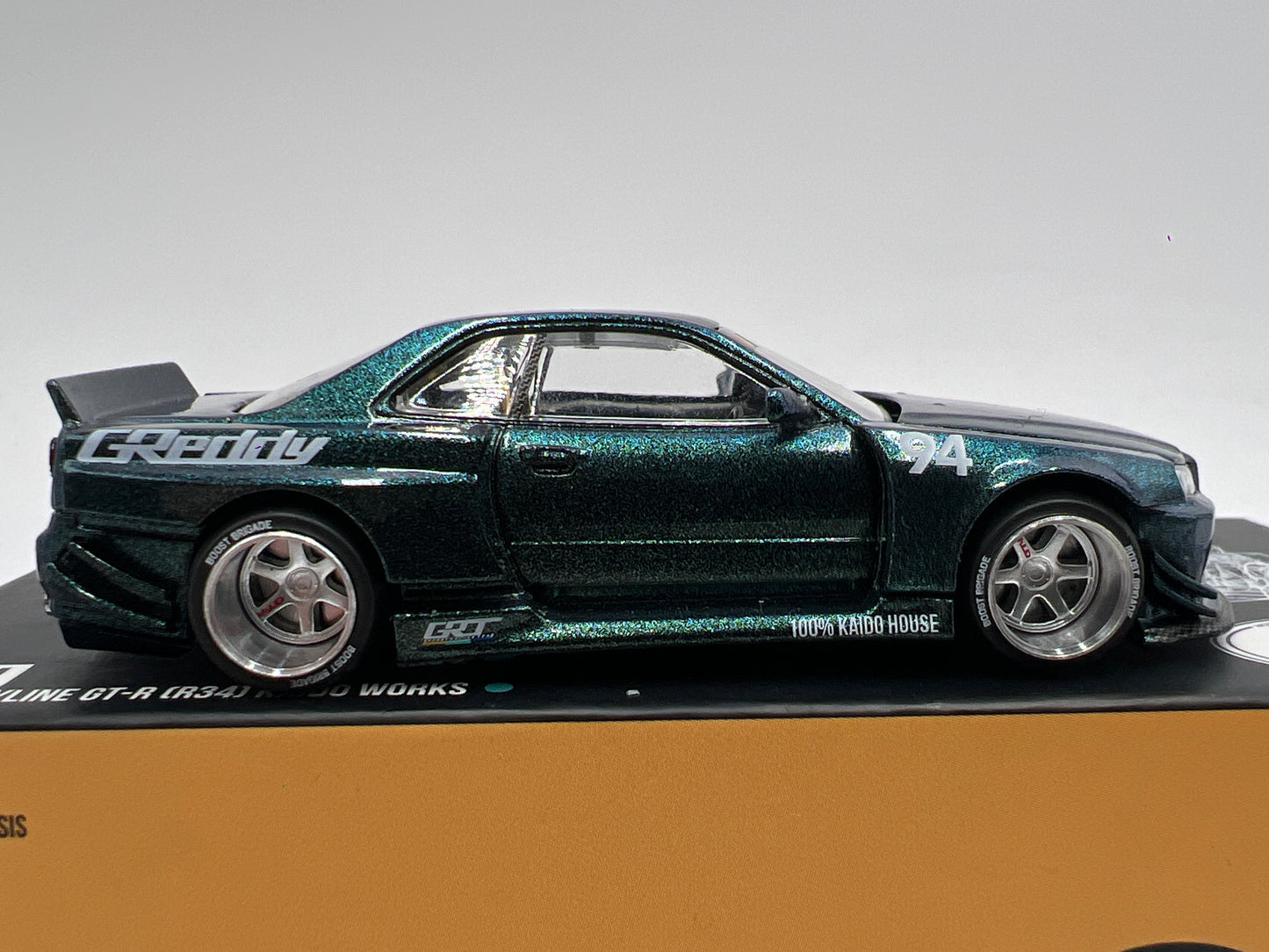 Mini GT Kaido House #074 Nissan Skyline GT-R R34 Kaido Works GReddy