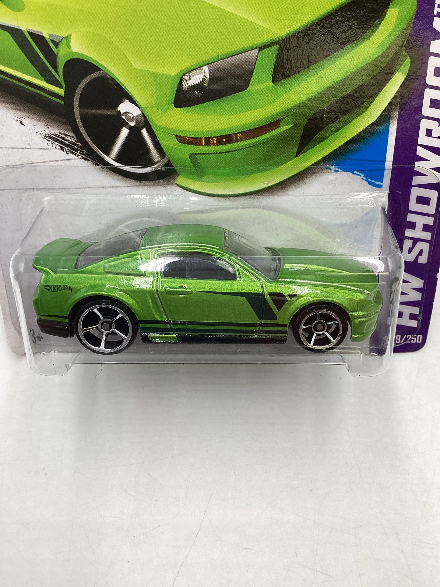 2013 Hot Wheels #229 07 Ford Mustang Green 21C