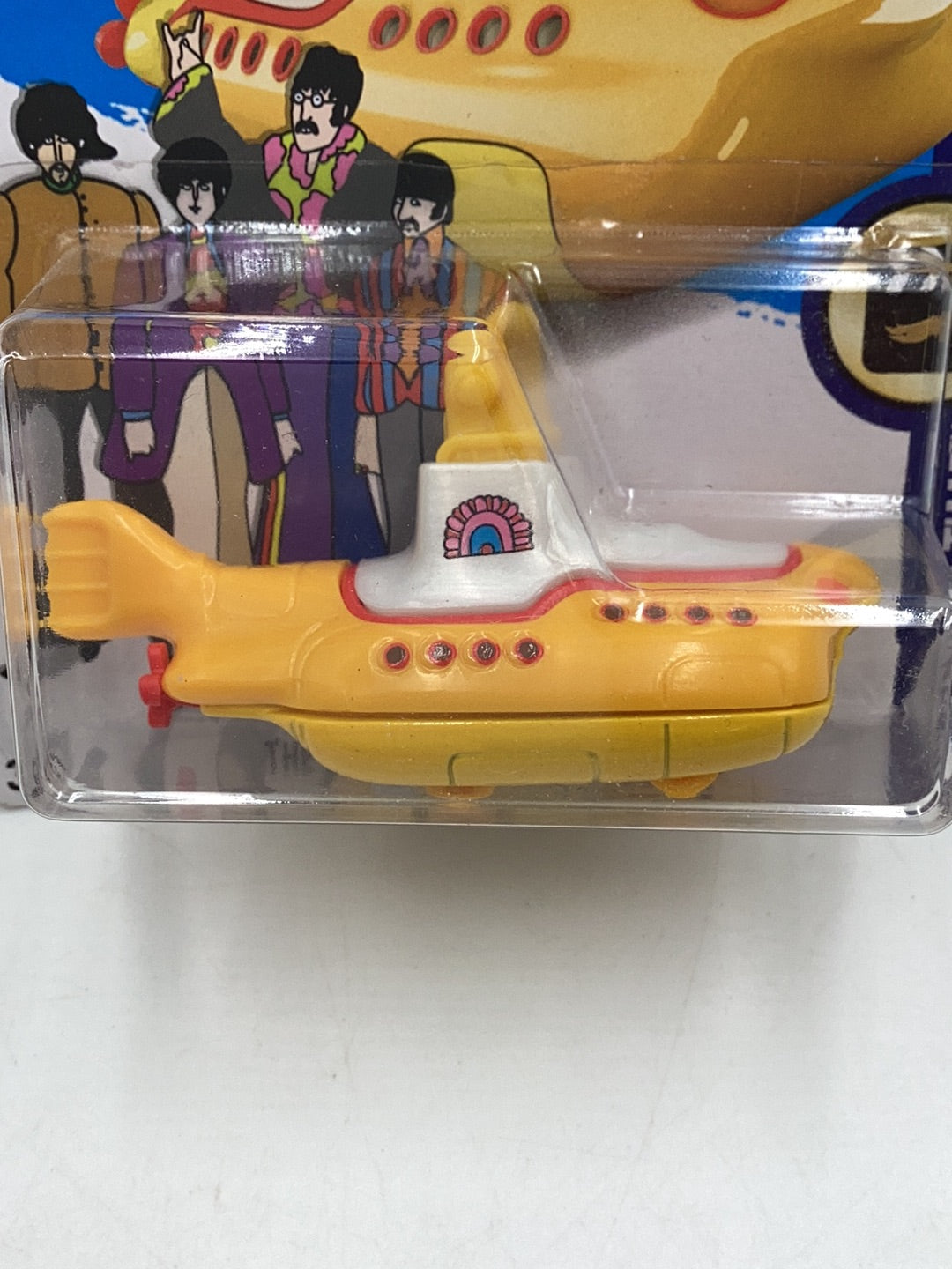 2016 Hot Wheels #225 The Beatles yellow submarine 120C
