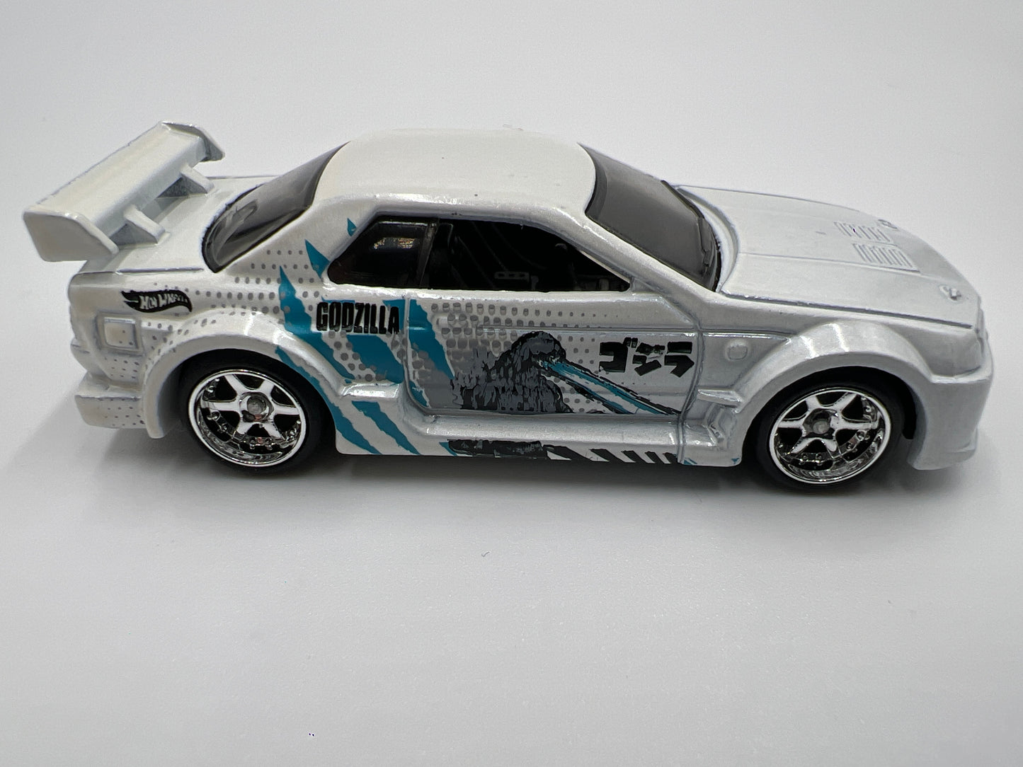 Hot Wheels Nissan Skyline GT-R R32 White Loose CUSTOM