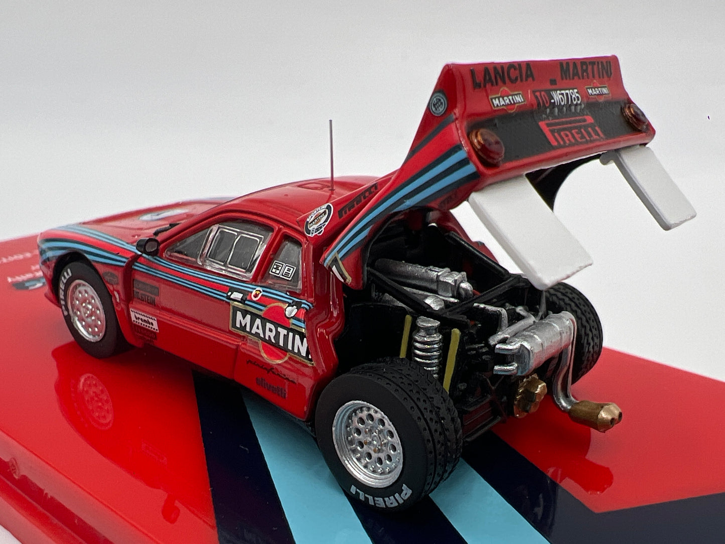 Tarmac Works x Hobby64+ Lancia 037 Rally Test Car Martini Special Edition