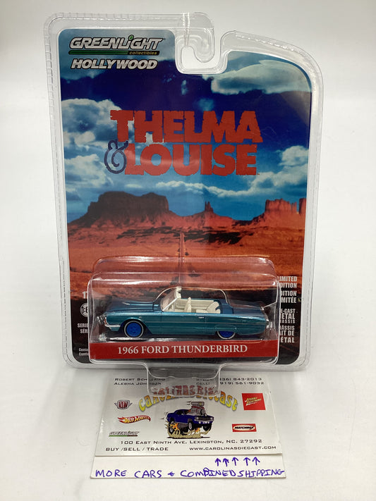 Greenlight Hollywood Series 34 Thelma & Louise 1966 Ford Thunderbird Blue Walmart Chase