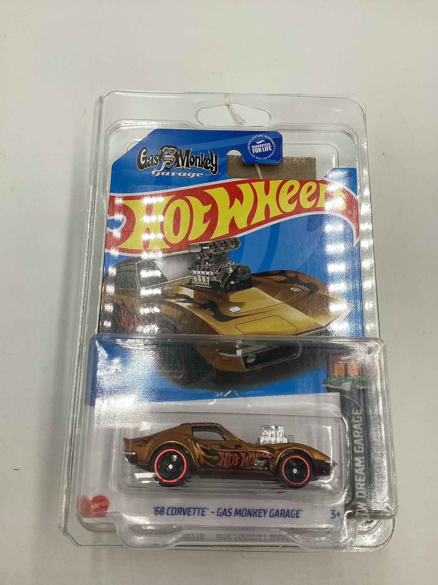 2023 Hot wheels Super treasure hunt #139 68 Corvette Gas Monkey Garage W/ Protector