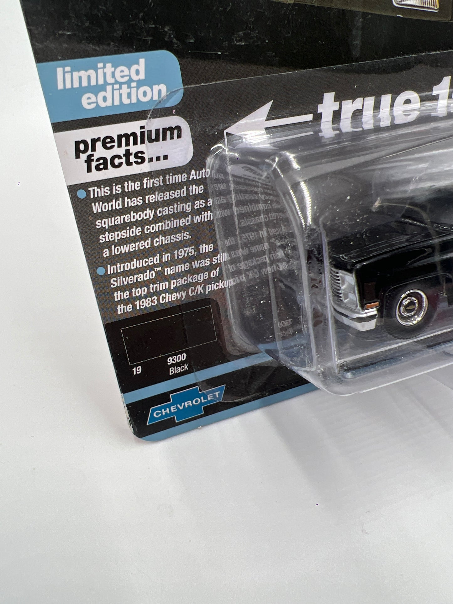 Auto World Muscle Trucks Release 1 Version A 1983 Chevy Silverado Stepside Black 181D