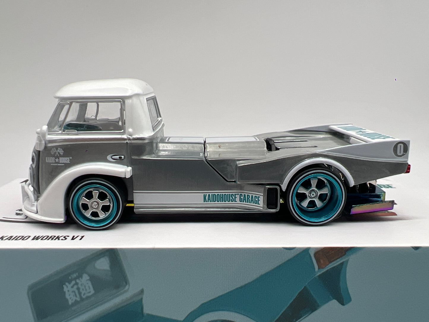 Mini GT Kaido House #220 CHASE Volkswagen T1 Kaido Works V1 Turquoise