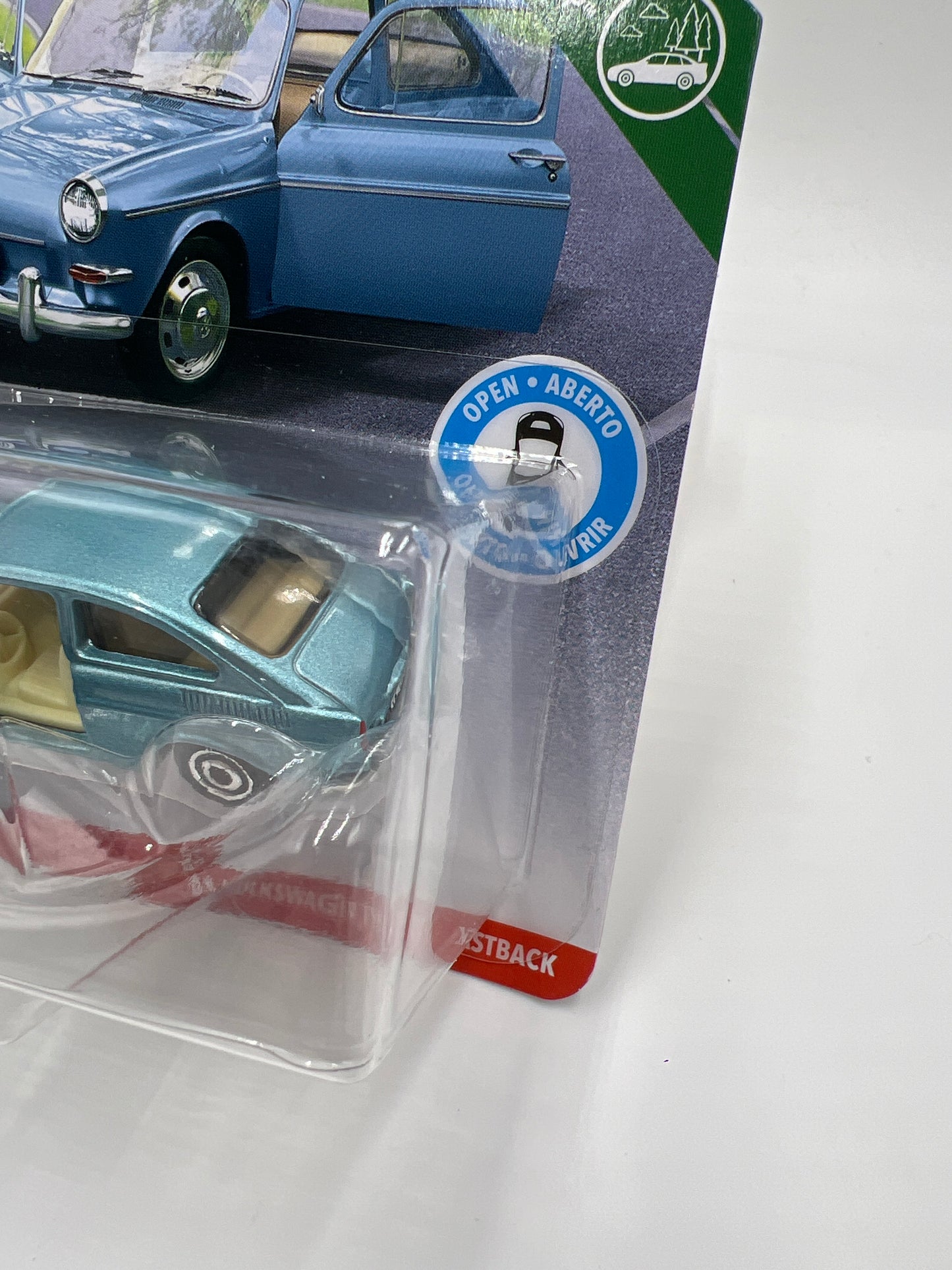 Matchbox Moving Parts MBX Road Trip 65 Volkswagen Type 3 Fastback Light Blue 167N