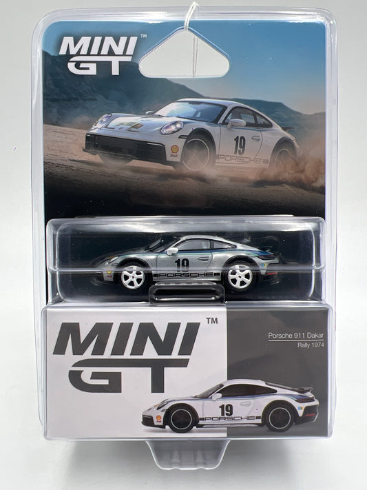 Mini GT #1009 CHASE Porsche 911 Dakar Rally 1974