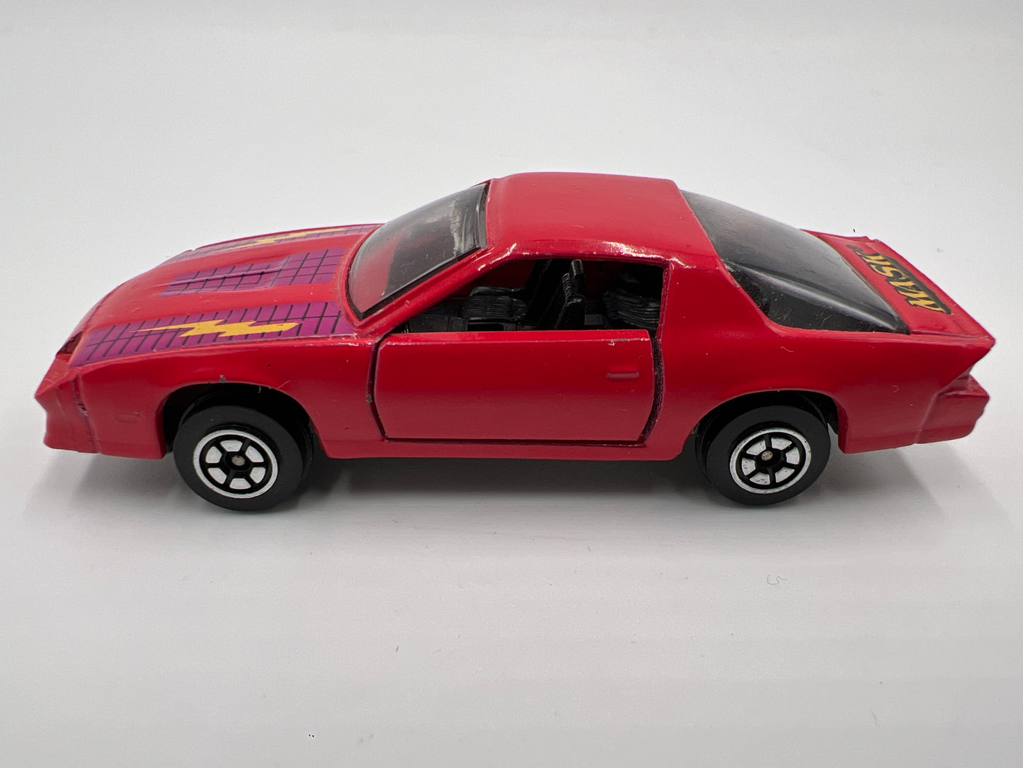 Yatming 1/64 1986 No. 1086 Mask 83 Camaro Red Loose