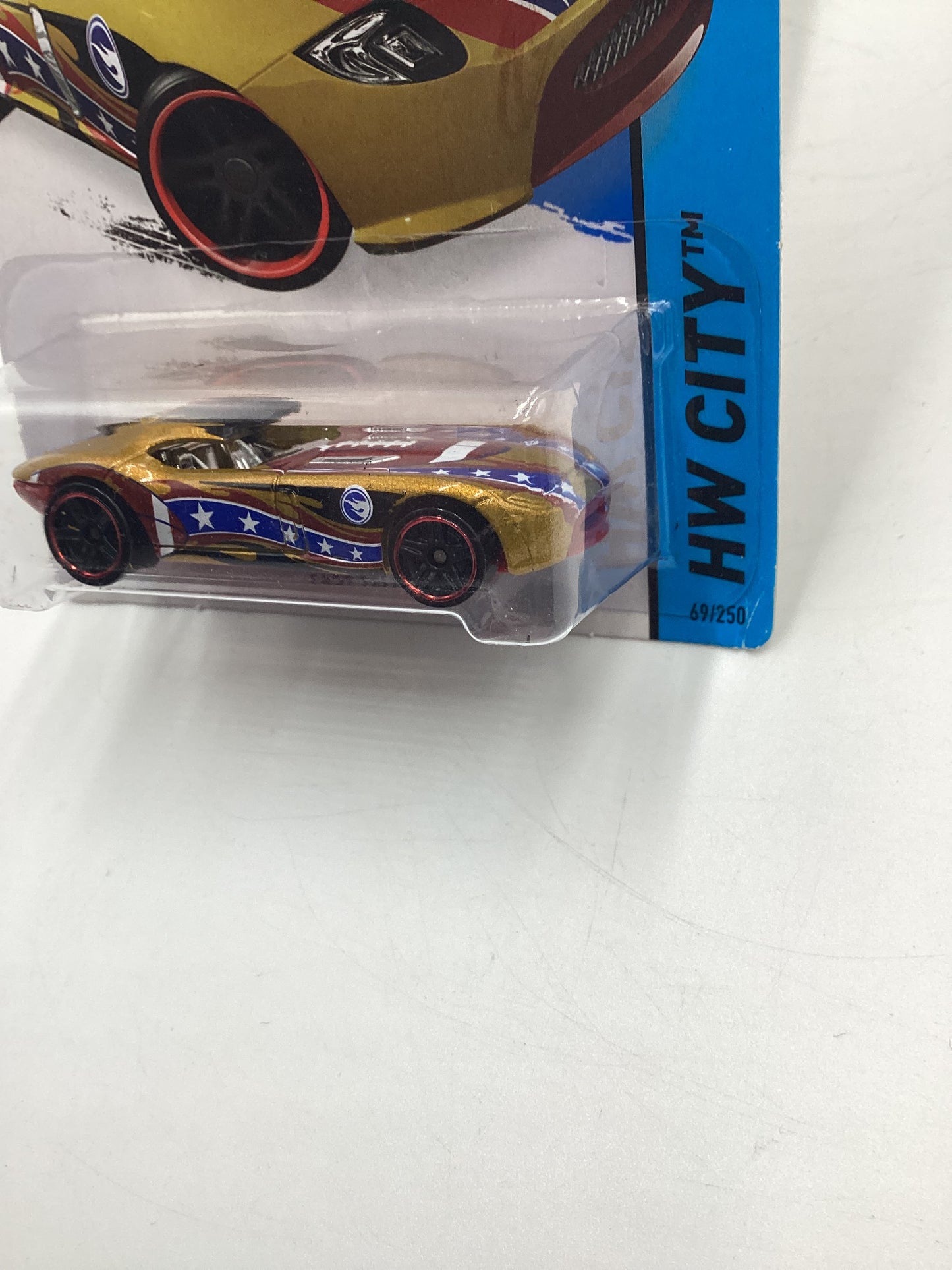 2015 Hot Wheels Treasure Hunt #69 Fast Felion Gold Error No Windows