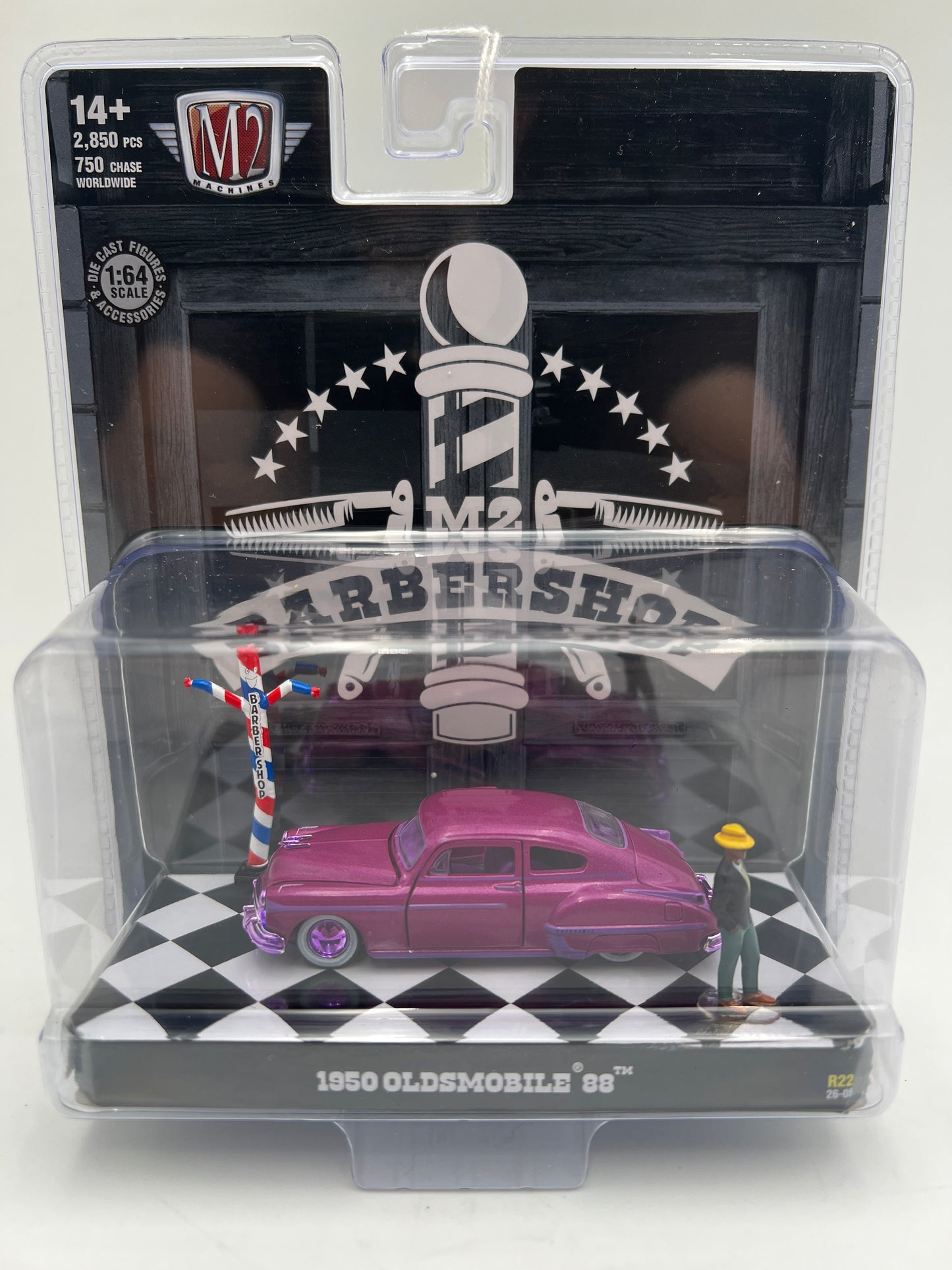 M2 Machines Diorama R22 CHASE 1950 Oldsmobile 88 Purple