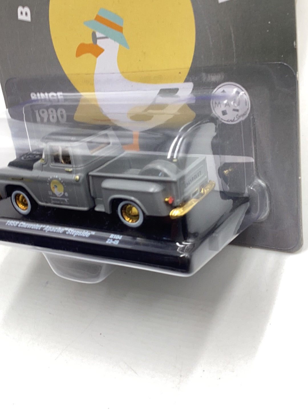 M2 Maui and Sons Chase 1/750 1958 Chevrolet Apache Stepside R104