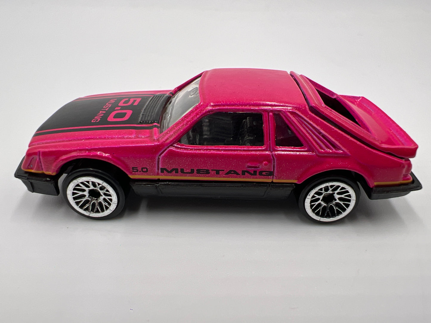 Hot Wheels 1/64 Ford Mustang Cobra 5.0 Pink Loose