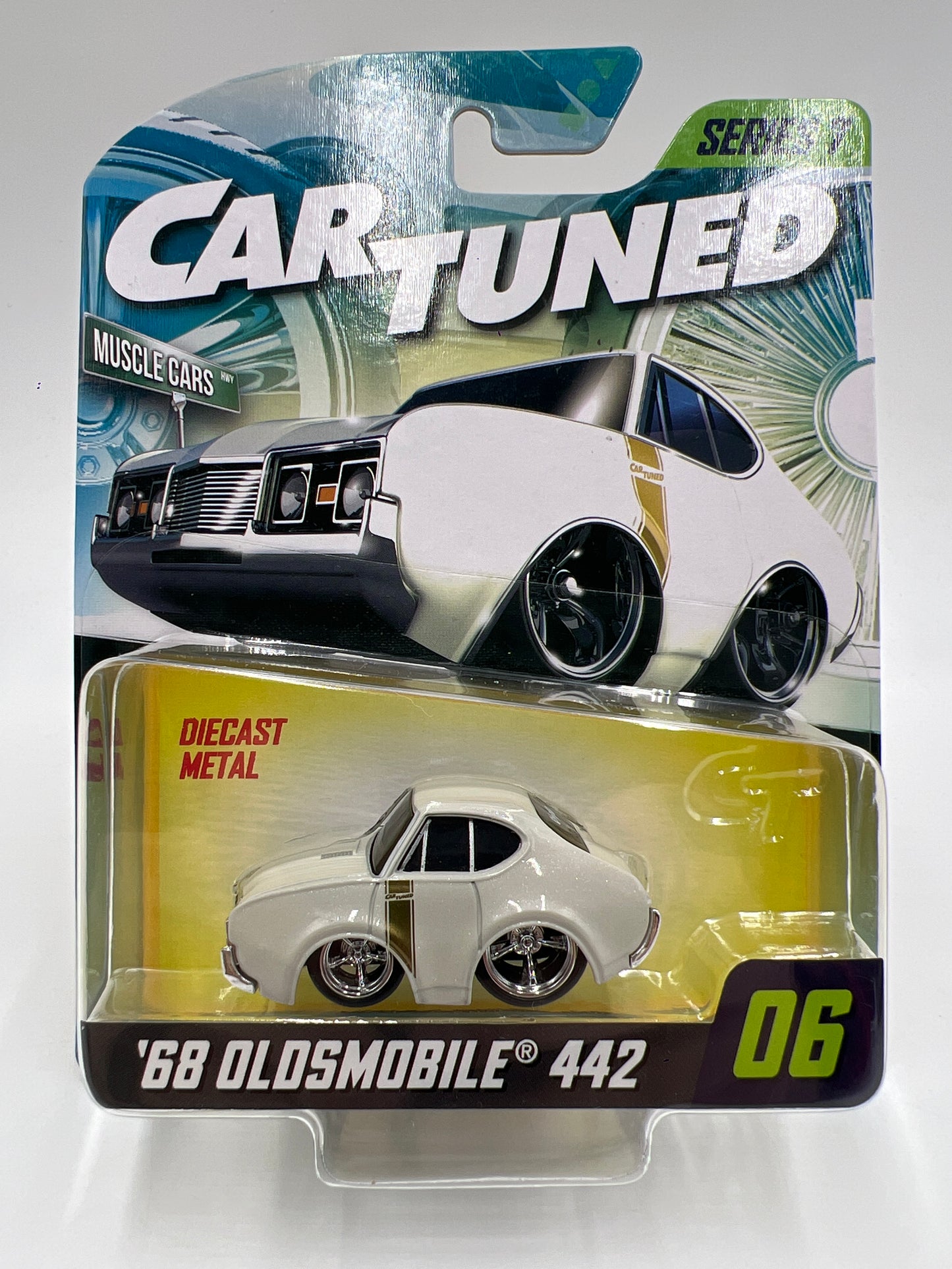 MGA Car Tuned Series 7 #6 68 Oldsmobile 442 White