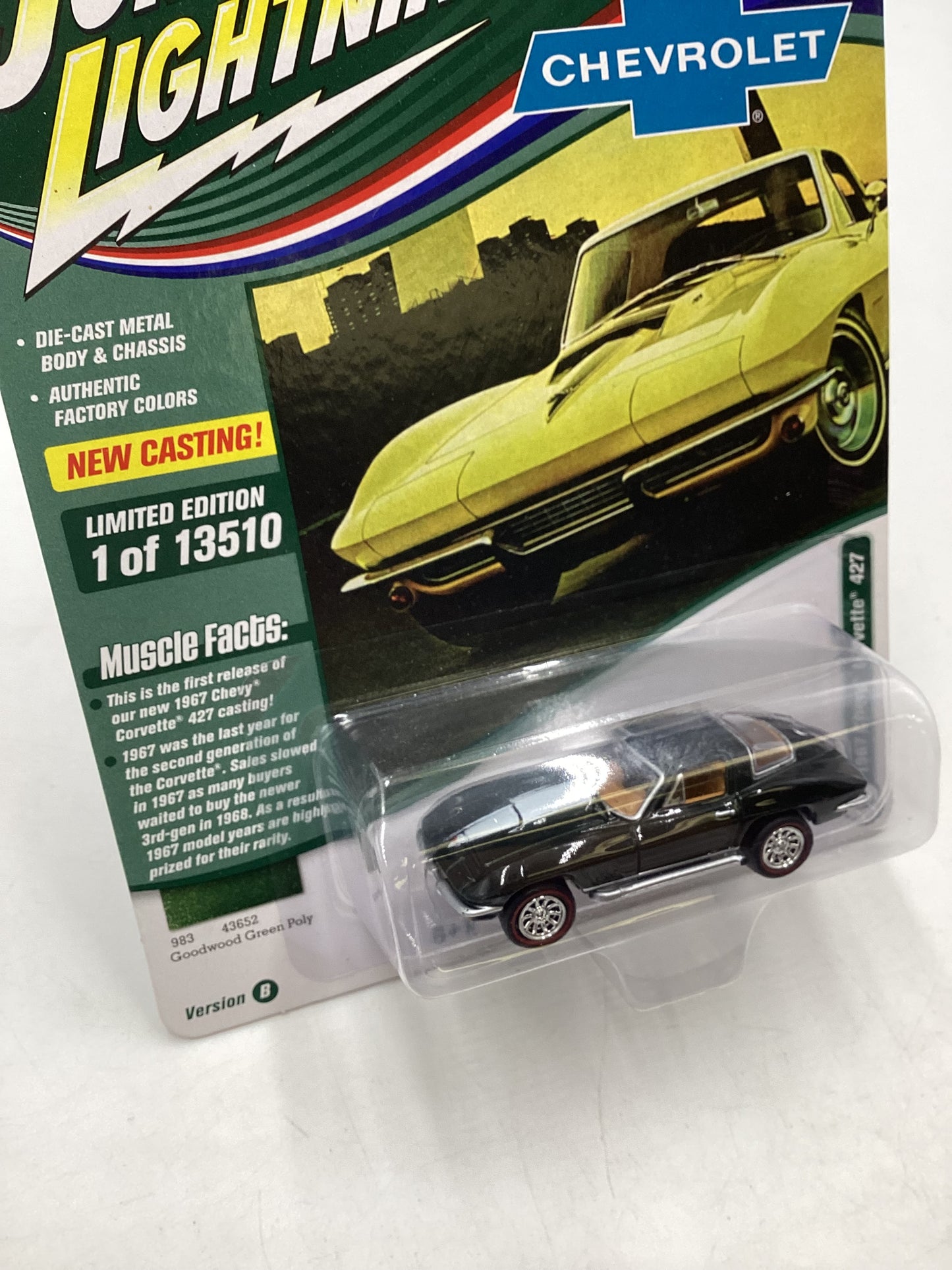 Johnny Lightning Muscle Cars USA Chevrolet 1967 Chevy Corvette 427 Green 219C