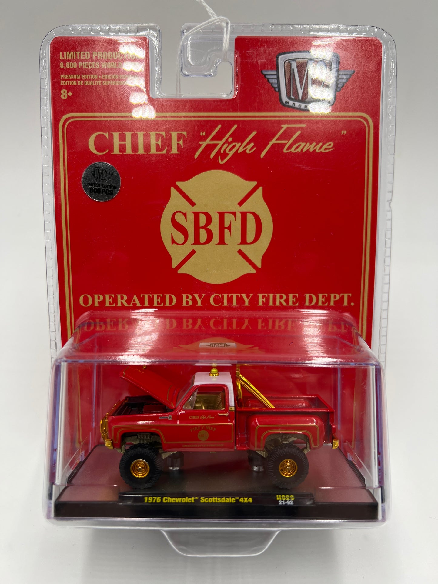 M2 Machines CHASE SBFD Chief High Flame 1976 Chevrolet Scottsdale 4x4 Red HS23