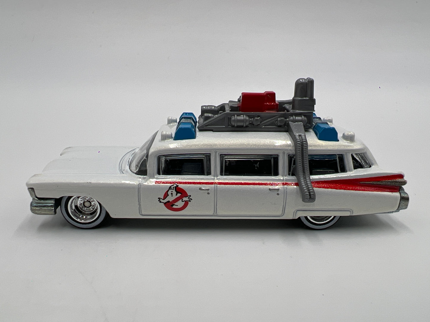 Hot Wheels 1/64 Premium Retro Entertainment Ghostbusters Ecto-1 White Loose