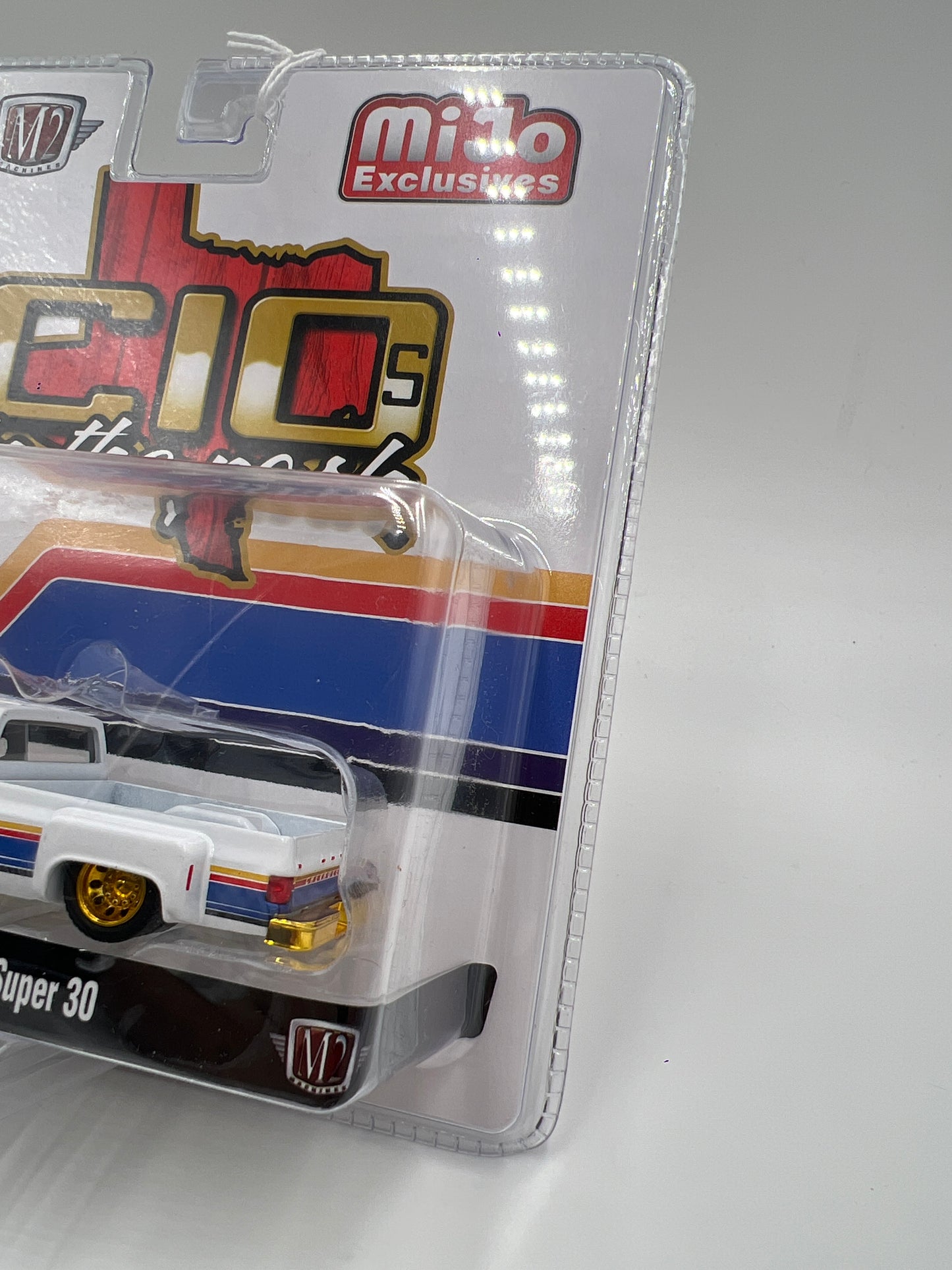 2025 M2 Machines Mijo Exclusives CHASE C10s In The Park 1975 Chevrolet Cheyenne Super 30 White MJS08