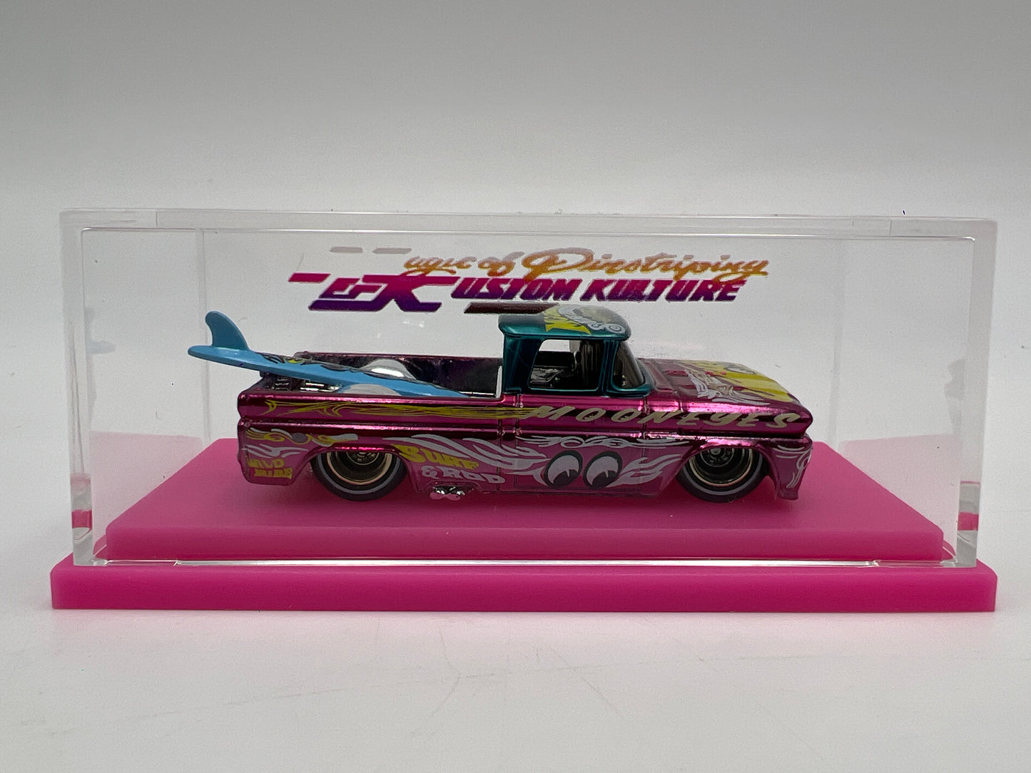 Hot Wheels Kustom Kulture Custom 62 Chevy Pickup Mooneyes Pink CUSTOM W/Case