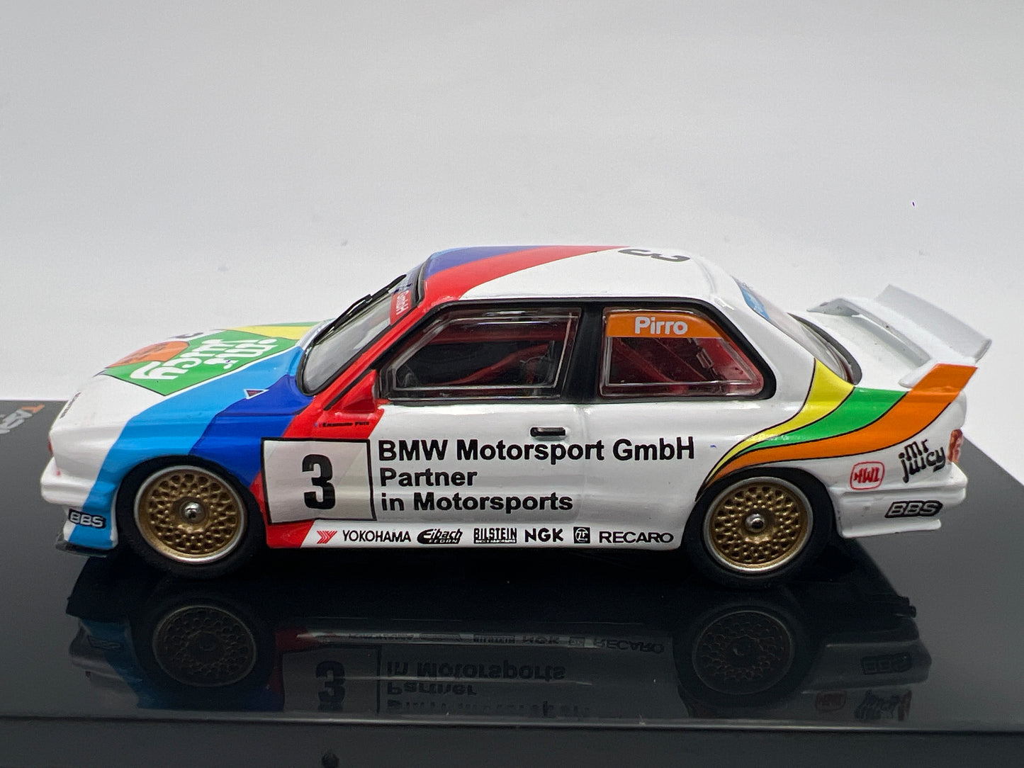 Tarmac Works x Hobby64 BMW M3 E30 2nd Place Macau Guia Race 1990
