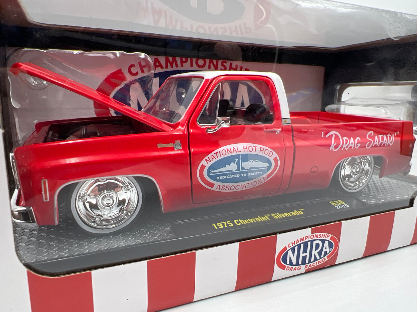 M2 Machines 1/24 NHRA 1975 Chevrolet Silverado Red S38