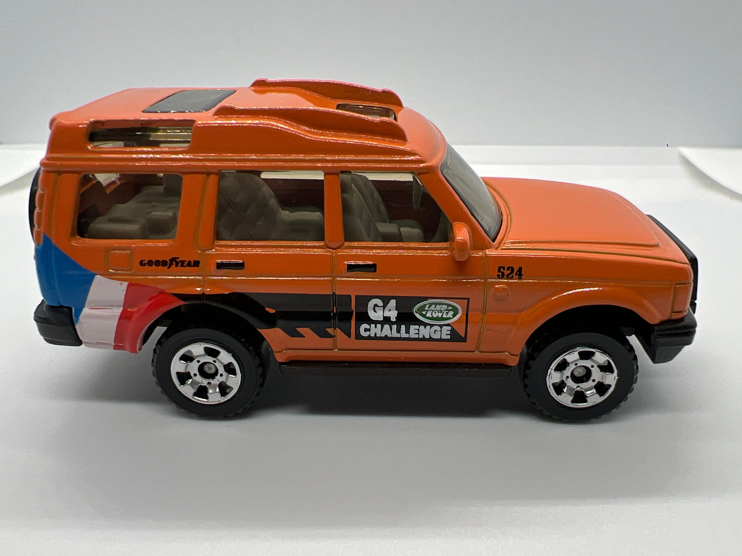 Matchbox 1/64 Land Rover Discovery Orange Loose