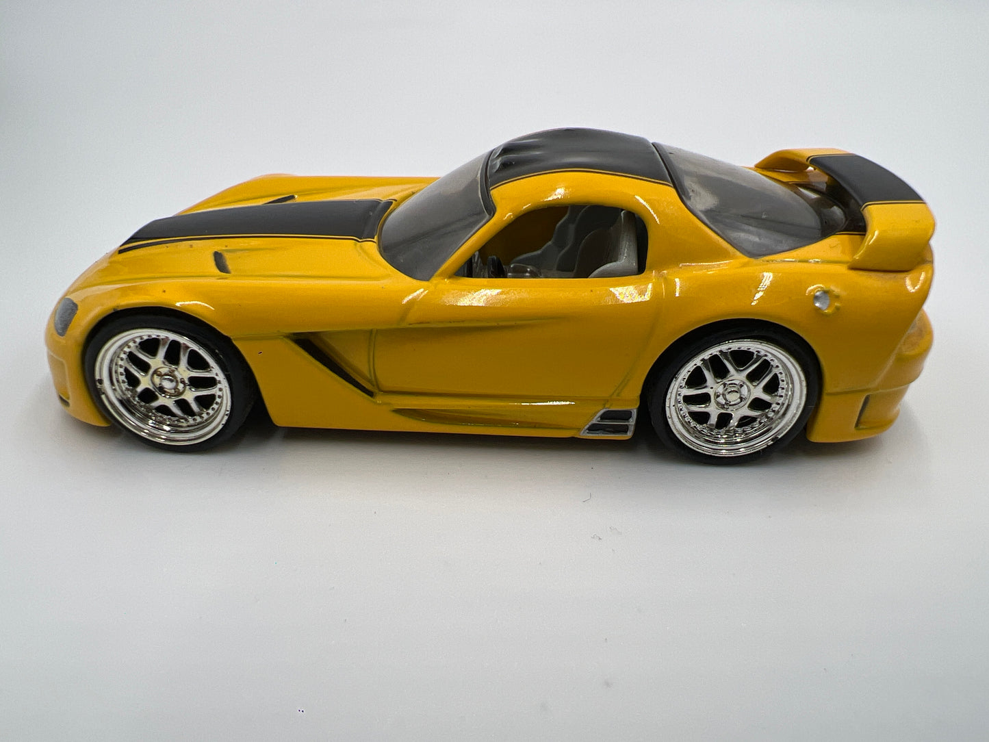 1 Badd Ride 2006 Dodge Viper SRT10 Yellow Loose