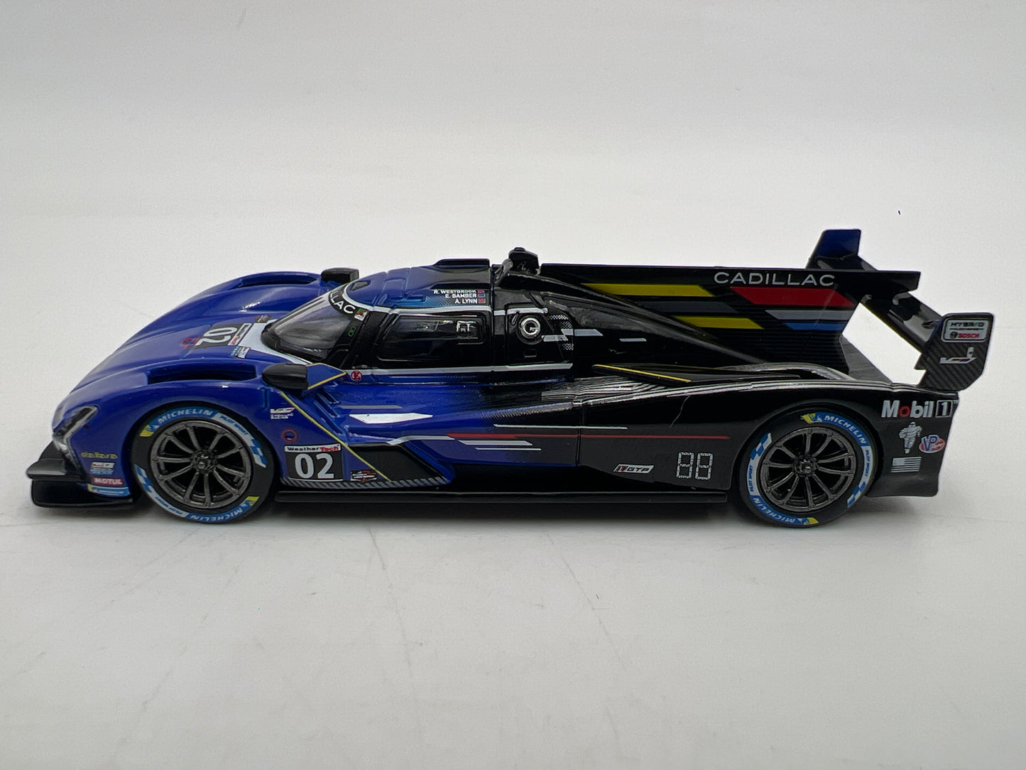Mini GT #669 Cadillac V-Series.R #02 2023 IMSA Daytona 24 Hrs Cadillac Racing