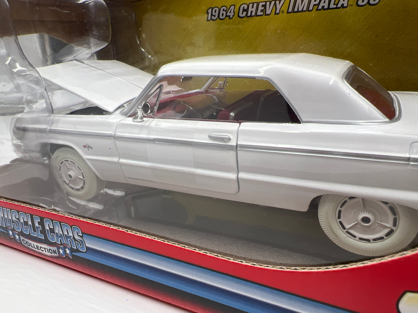 Johnny Lightning 1:24 Scale White Lightning Muscle Cars Chase 1964 Chevy Impala SS White VHTF