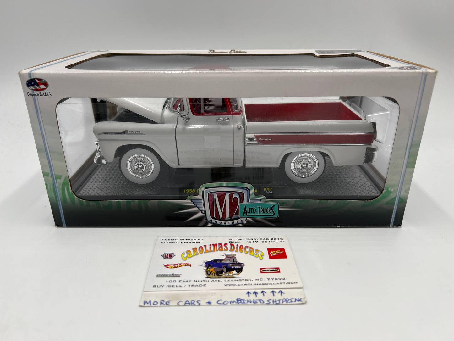 M2 Machines 1/24 Premium Edition Auto-Trucks 1958 Chevrolet Apache Cameo White/Red R47