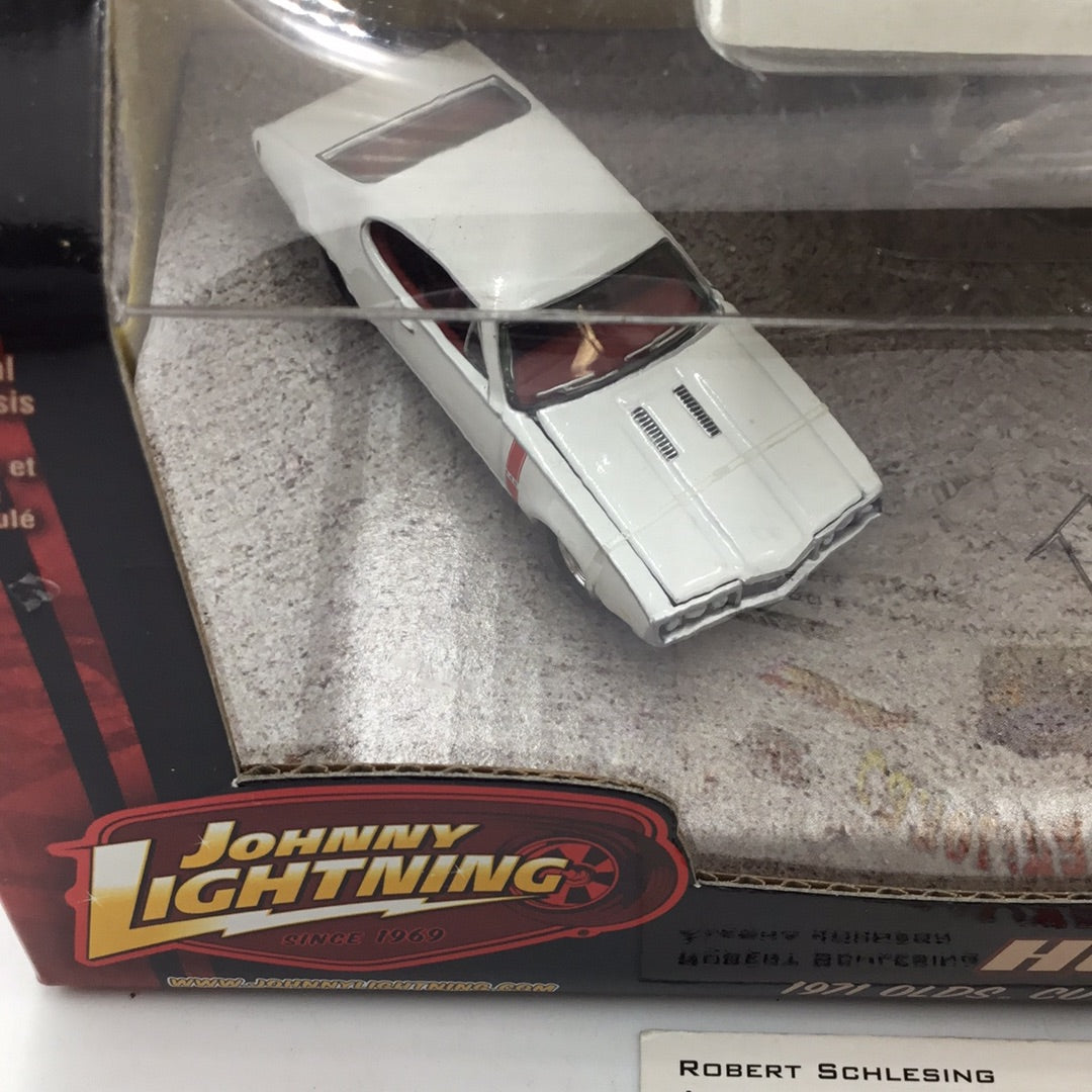 Johnny Lightning Head to Head 1971 & 1968 Olds Cutlass 442