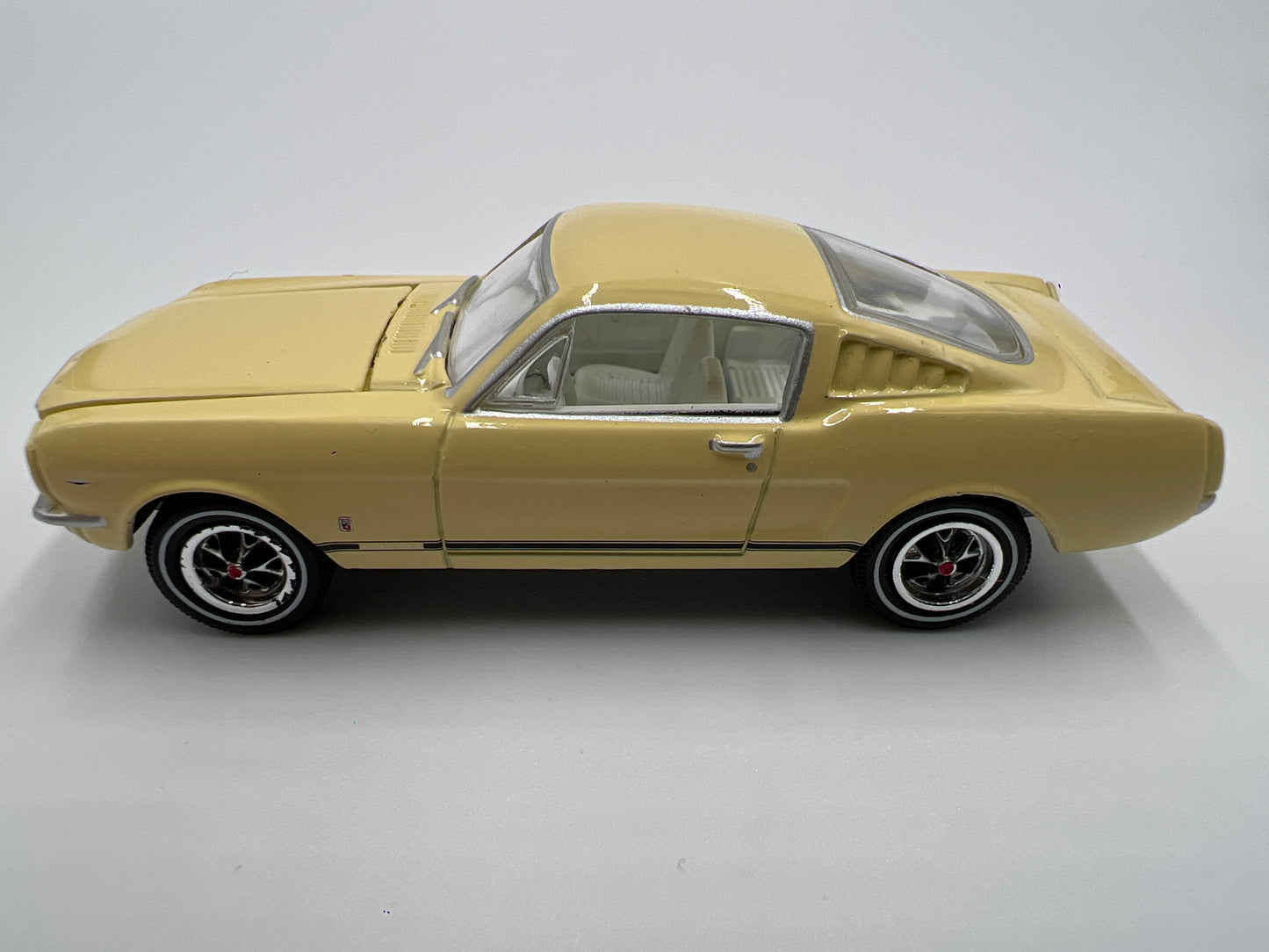 Greenlight Route 66 U.S.A Collector Pack 1965 Ford Mustang  Yellow Loose