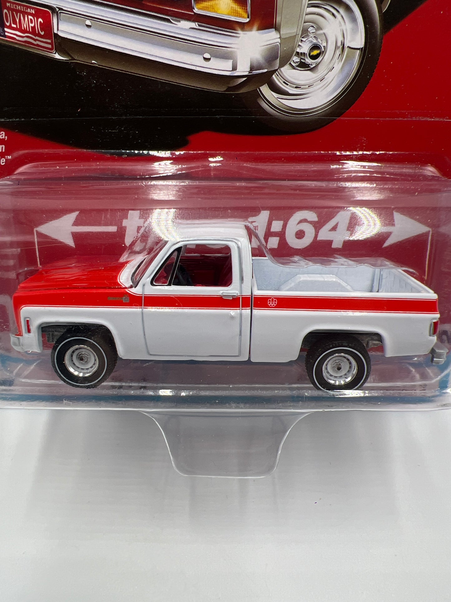 Auto World Muscle Trucks Release 1 Version A 1976 Chevy Scottsdale C10 Fleetside White/Red 183B